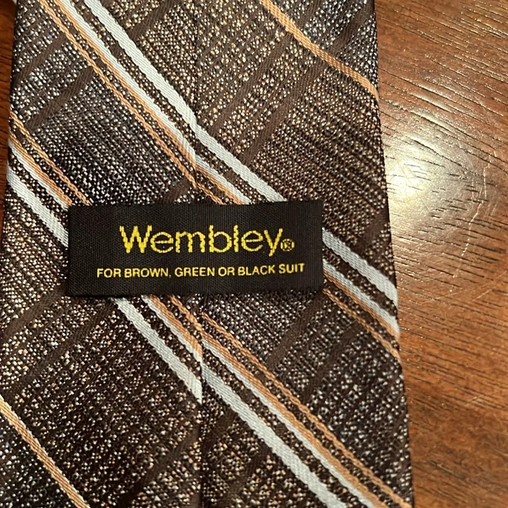 Wembley Tie - clip on great for brown green or black suit